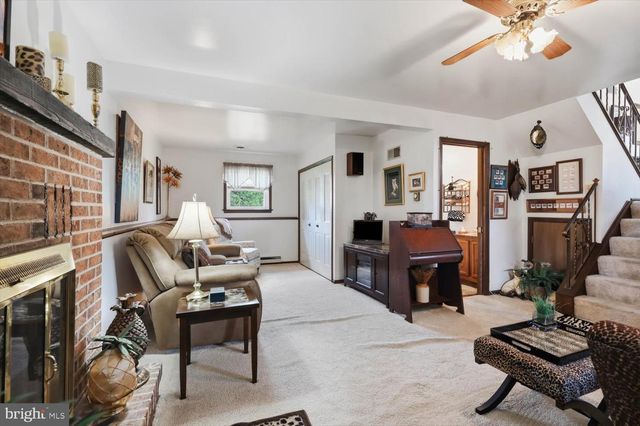 33 HOOVER RD, Lancaster, PA 17603
