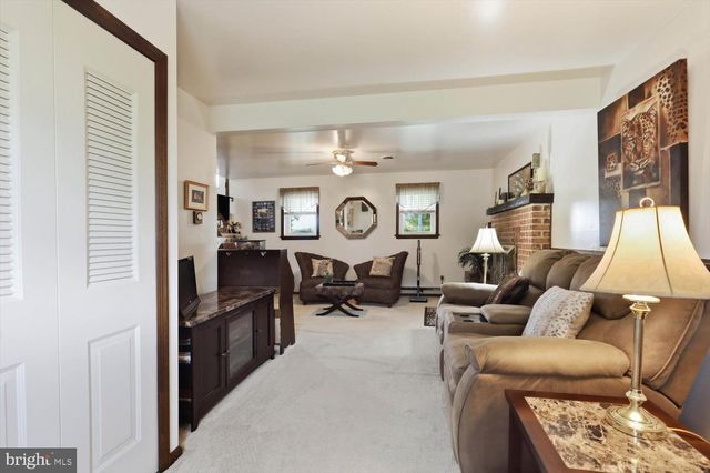 33 HOOVER RD, Lancaster, PA 17603