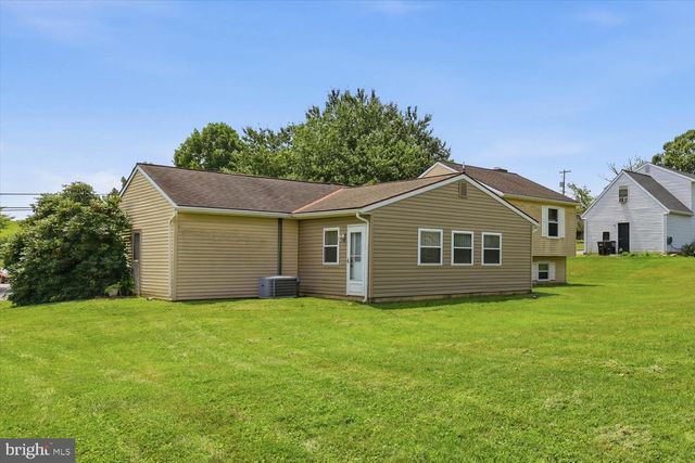 33 HOOVER RD, Lancaster, PA 17603