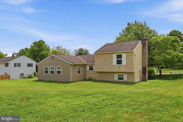 33 HOOVER RD, Lancaster, PA 17603