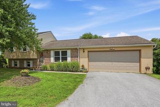 33 HOOVER RD, Lancaster, PA 17603