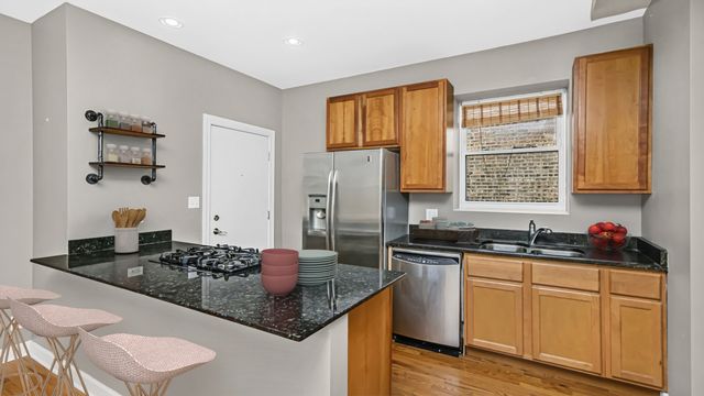 5623 N Wayne Avenue B3, Chicago, IL 60660