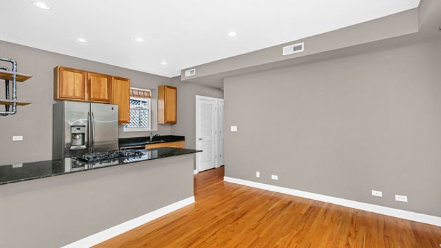 5623 N Wayne Avenue B3, Chicago, IL 60660