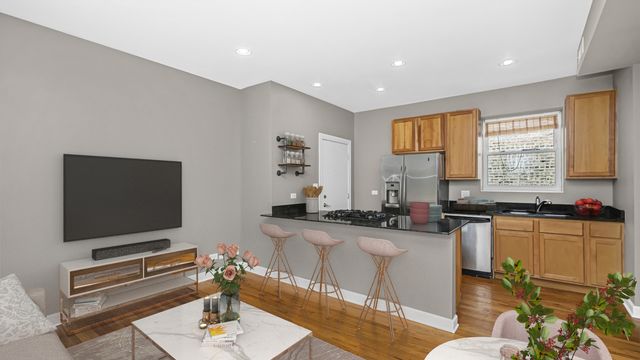 5623 N Wayne Avenue B3, Chicago, IL 60660