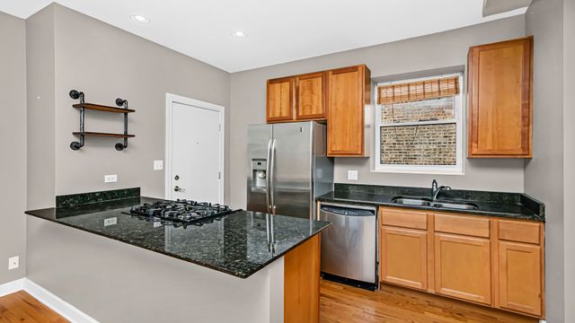 5623 N Wayne Avenue B3, Chicago, IL 60660
