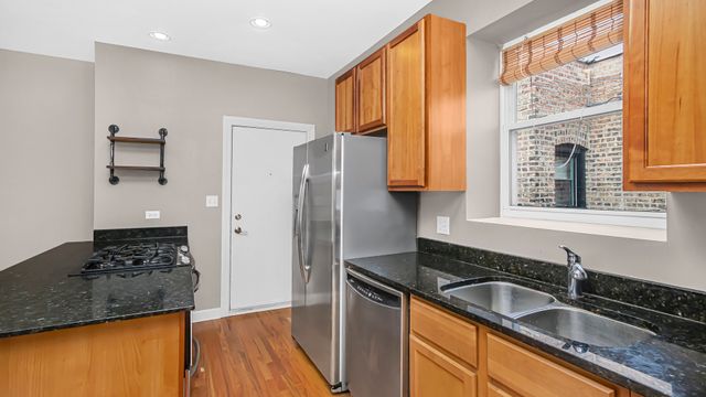 5623 N Wayne Avenue B3, Chicago, IL 60660