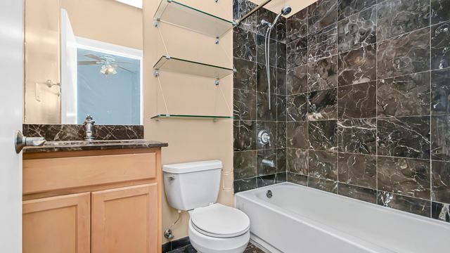 5623 N Wayne Avenue B3, Chicago, IL 60660