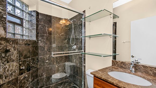 5623 N Wayne Avenue B3, Chicago, IL 60660