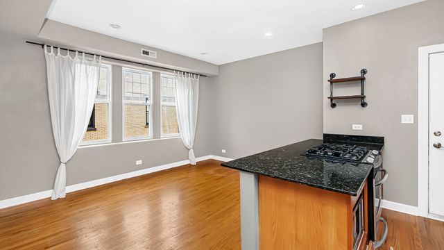 5623 N Wayne Avenue B3, Chicago, IL 60660