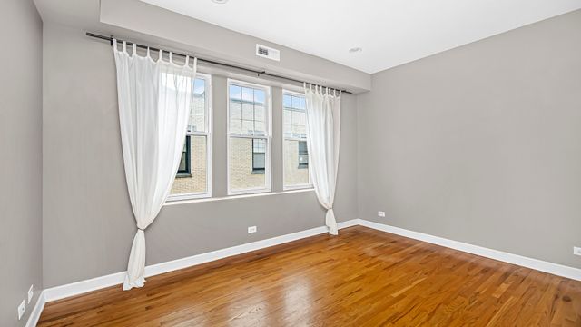 5623 N Wayne Avenue B3, Chicago, IL 60660