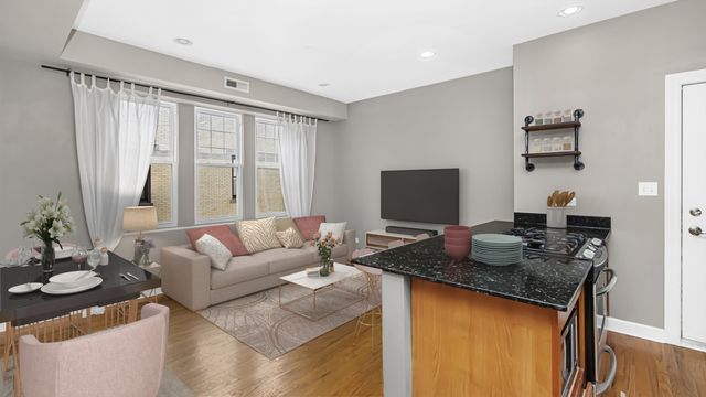 5623 N Wayne Avenue B3, Chicago, IL 60660