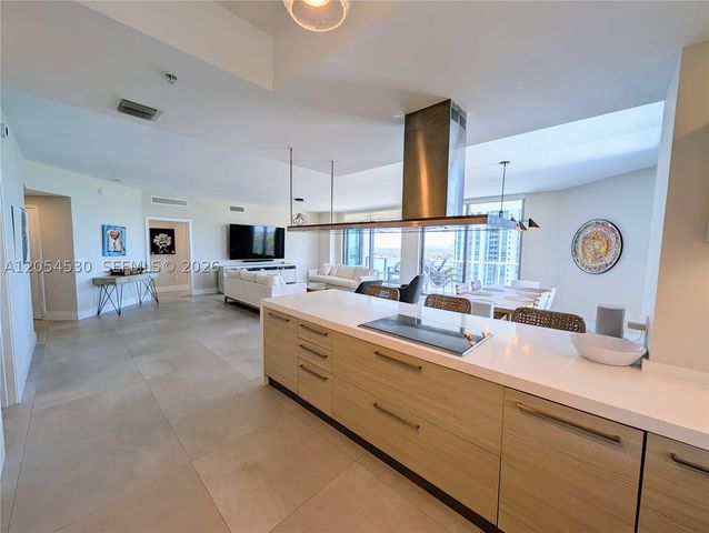 17301 Biscayne Blvd 1501, North Miami Beach, FL 33160