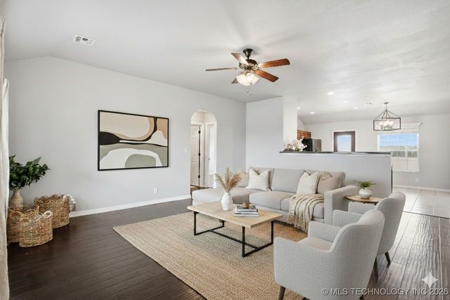 2816 W Charlotte Street, Broken Arrow, OK 74011