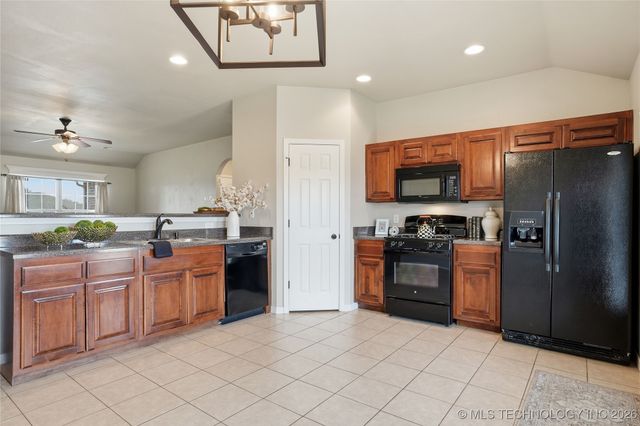 2816 W Charlotte Street, Broken Arrow, OK 74011