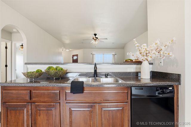 2816 W Charlotte Street, Broken Arrow, OK 74011