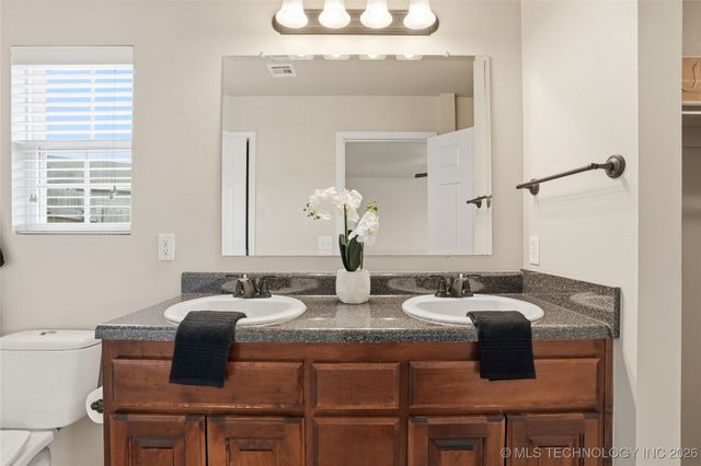 2816 W Charlotte Street, Broken Arrow, OK 74011