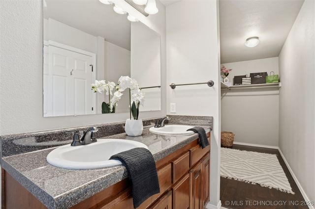 2816 W Charlotte Street, Broken Arrow, OK 74011