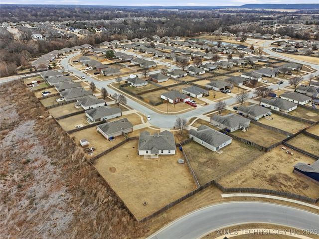 2816 W Charlotte Street, Broken Arrow, OK 74011