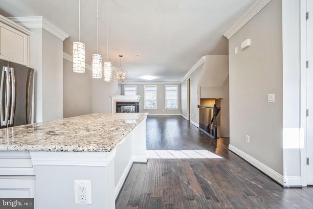 4304 EDOSOMWAN LN, Fairfax, VA 22030