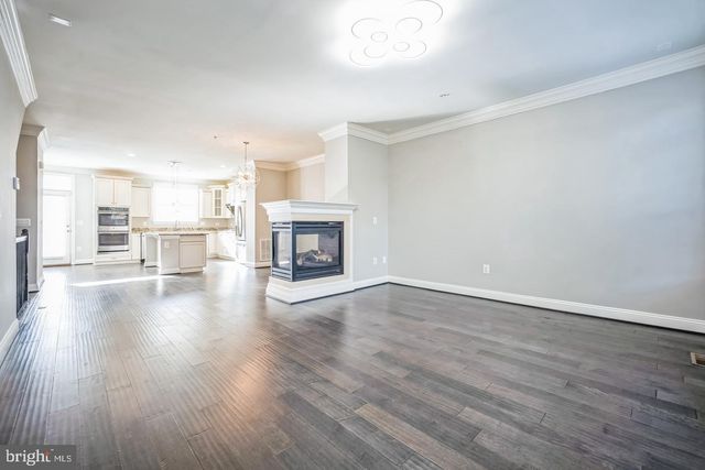 4304 EDOSOMWAN LN, Fairfax, VA 22030