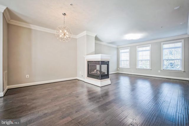 4304 EDOSOMWAN LN, Fairfax, VA 22030
