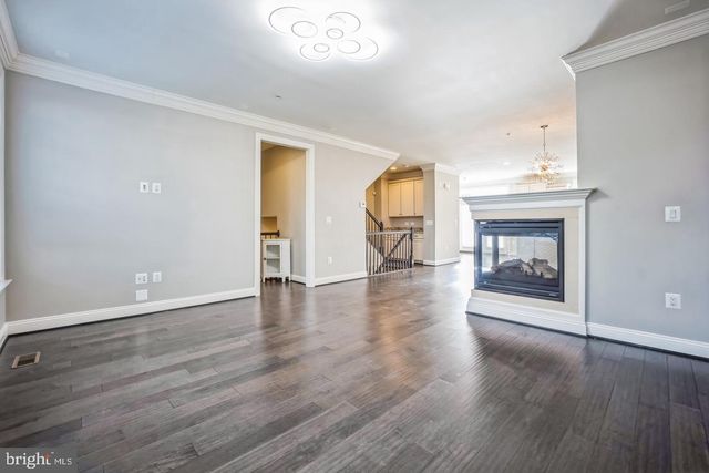 4304 EDOSOMWAN LN, Fairfax, VA 22030