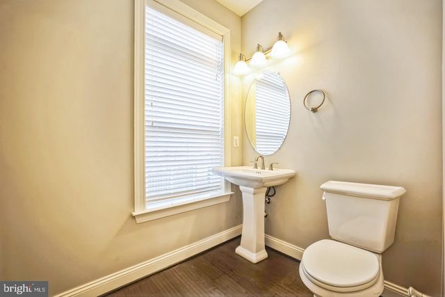 4304 EDOSOMWAN LN, Fairfax, VA 22030