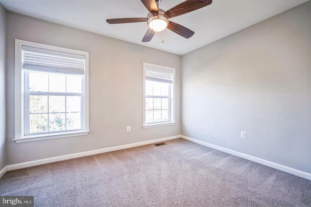 4304 EDOSOMWAN LN, Fairfax, VA 22030