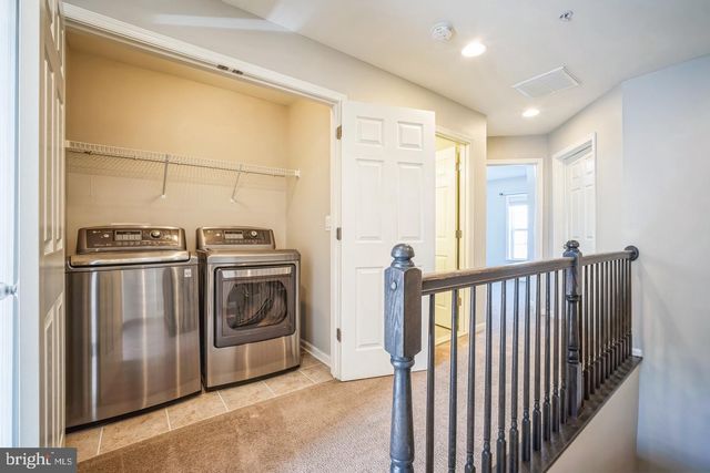 4304 EDOSOMWAN LN, Fairfax, VA 22030