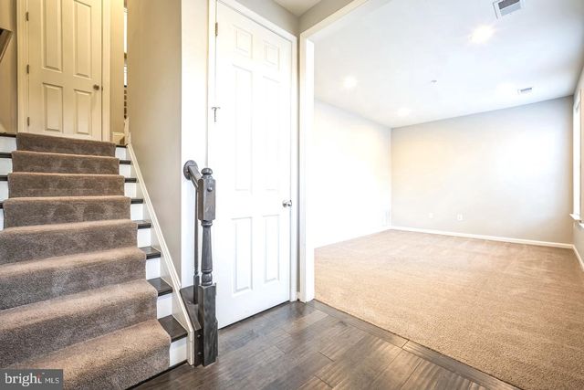4304 EDOSOMWAN LN, Fairfax, VA 22030