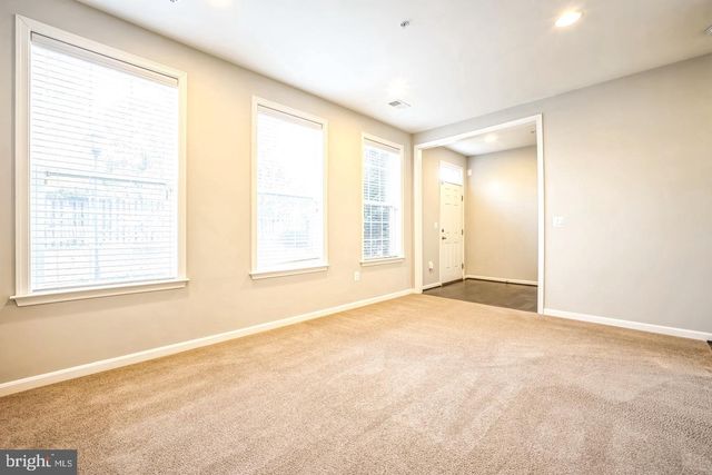 4304 EDOSOMWAN LN, Fairfax, VA 22030
