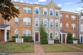 4304 EDOSOMWAN LN, Fairfax, VA 22030