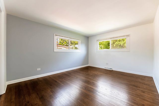 4024 W 106th Street, Oak Lawn, IL 60453