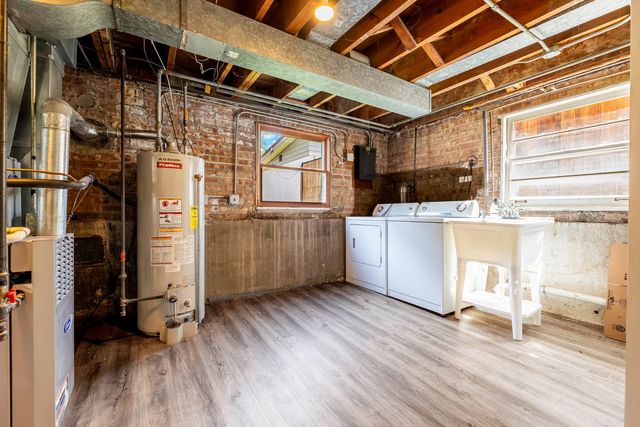 4024 W 106th Street, Oak Lawn, IL 60453