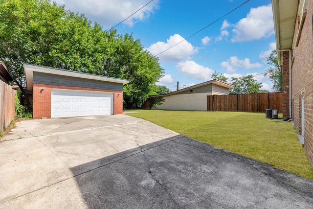 4024 W 106th Street, Oak Lawn, IL 60453
