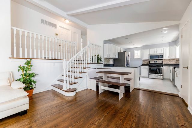 4024 W 106th Street, Oak Lawn, IL 60453