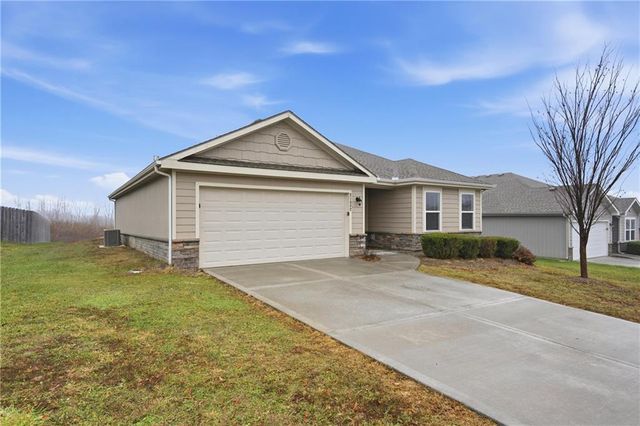 21832 Franklin Street, Spring Hill, KS 66083