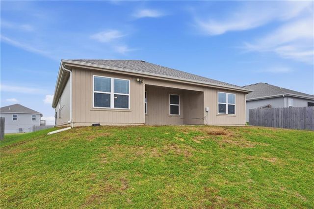 21832 Franklin Street, Spring Hill, KS 66083