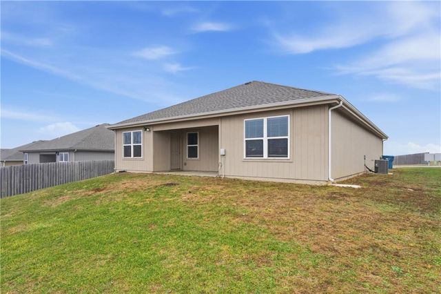 21832 Franklin Street, Spring Hill, KS 66083