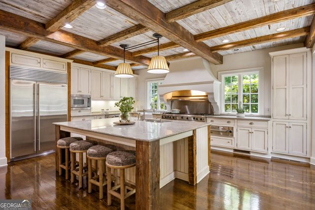 2485 W Wesley Road NW, Atlanta, GA 30327