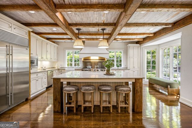 2485 W Wesley Road NW, Atlanta, GA 30327