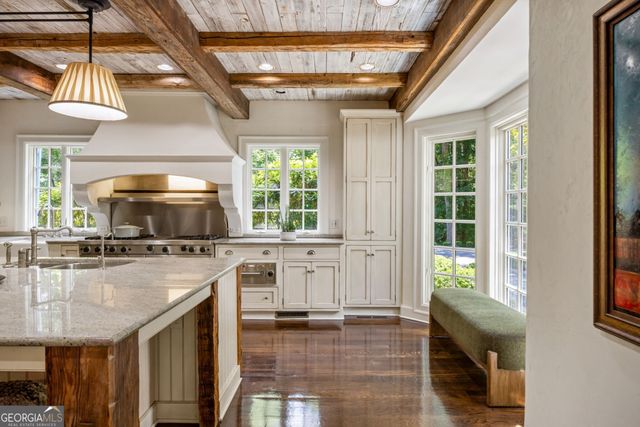 2485 W Wesley Road NW, Atlanta, GA 30327