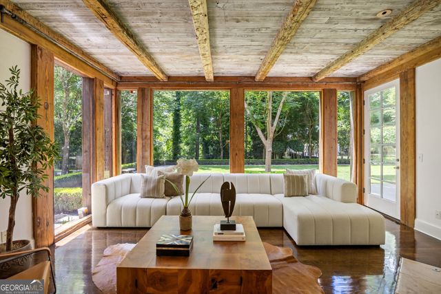 2485 W Wesley Road NW, Atlanta, GA 30327