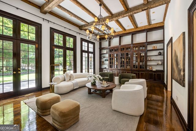 2485 W Wesley Road NW, Atlanta, GA 30327