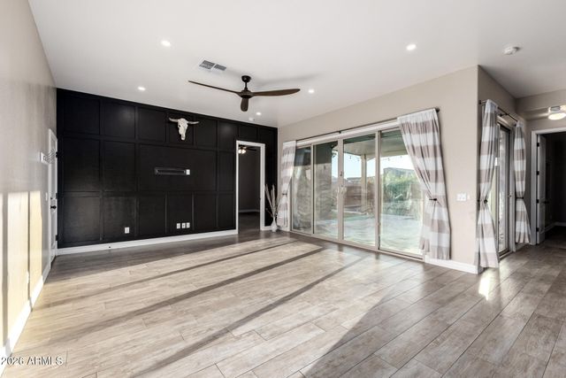 8514 S 8TH Lane, Phoenix, AZ 85041