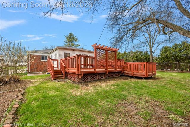 22801 Garfield Street, St. Clair Shores, MI 48082