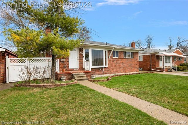 22801 Garfield Street, St. Clair Shores, MI 48082