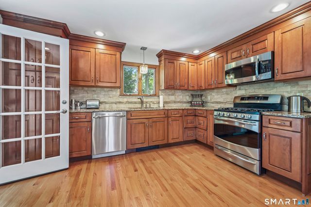 24 Bracewood Road, Waterbury, CT 06706