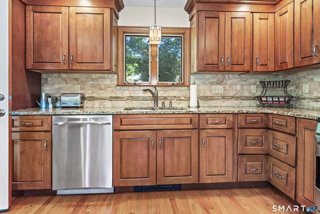 24 Bracewood Road, Waterbury, CT 06706