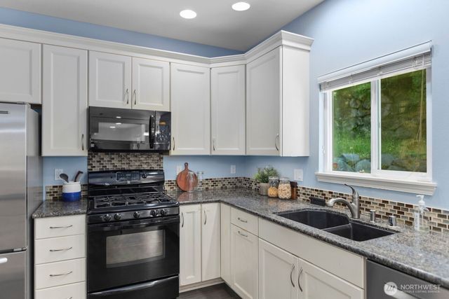 28226 15th Avenue S, Federal Way, WA 98003